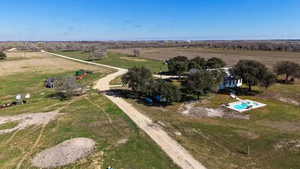 3635 County Road 265, Moulton, TX 77975