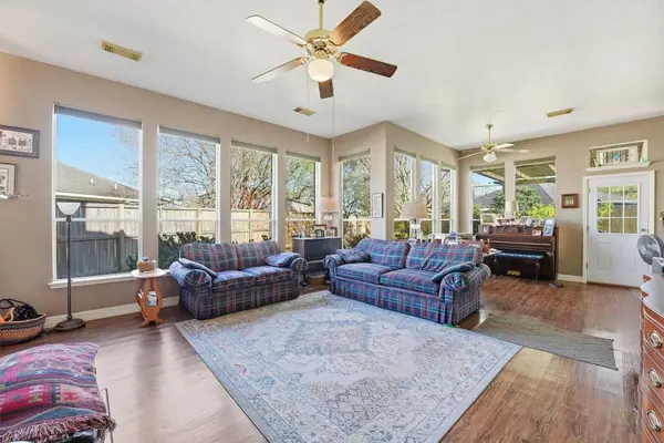 1603 Bonnie Lea LN, Fresno, TX 77545