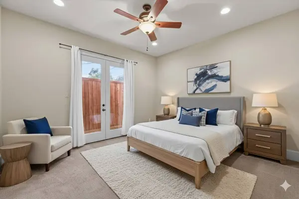 5459 John Dreaper DR, Houston, TX 77056