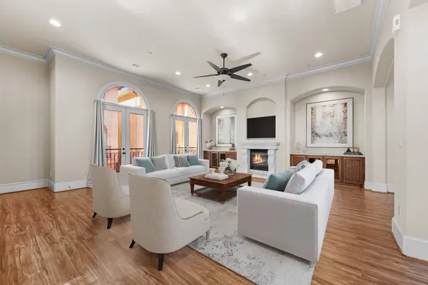 5459 John Dreaper DR, Houston, TX 77056