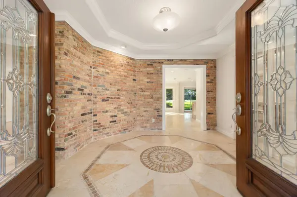 6207 Coral Gables DR, Houston, TX 77069