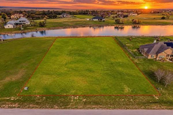 6818 Brazos Lakes DR, Richmond, TX 77469