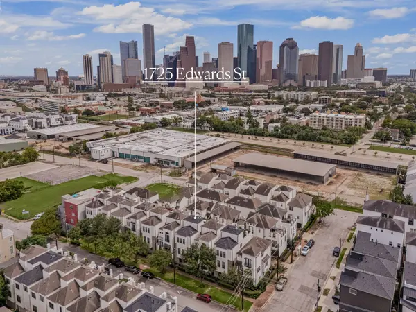 1725 Edwards ST, Houston, TX 77007