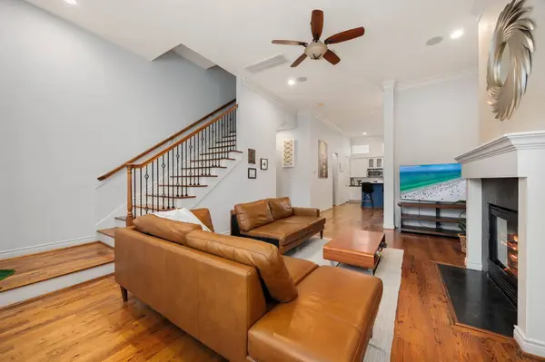 1725 Edwards ST, Houston, TX 77007