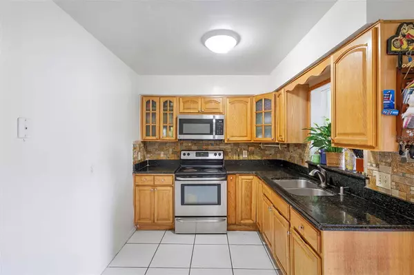 8448 DIMARE DR, Orlando, FL 32822