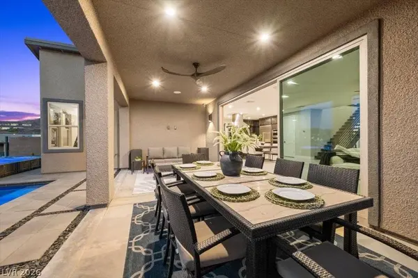 1984 Regal Bluff DR, Henderson, NV 89052