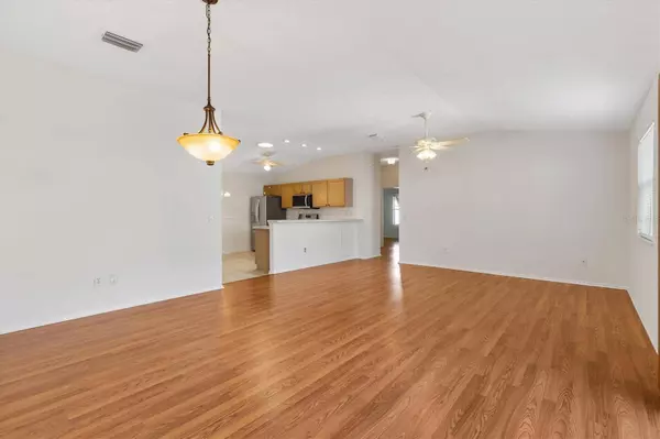 428 CANTERBURY CT, The Villages, FL 32162