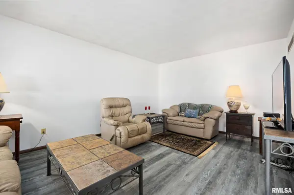 1814 W LATHAM LN, Peoria, IL 61614