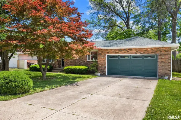 1814 W LATHAM LN, Peoria, IL 61614
