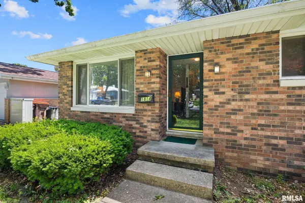 1814 W LATHAM LN, Peoria, IL 61614