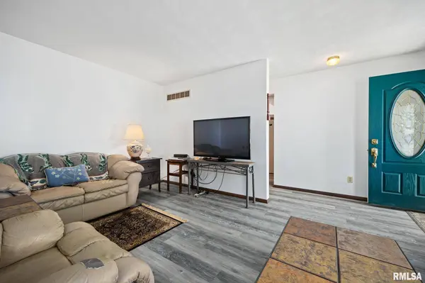 1814 W LATHAM LN, Peoria, IL 61614