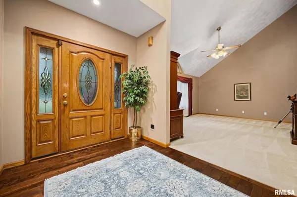 1205 OAK LEAF LN, Washington, IL 61527