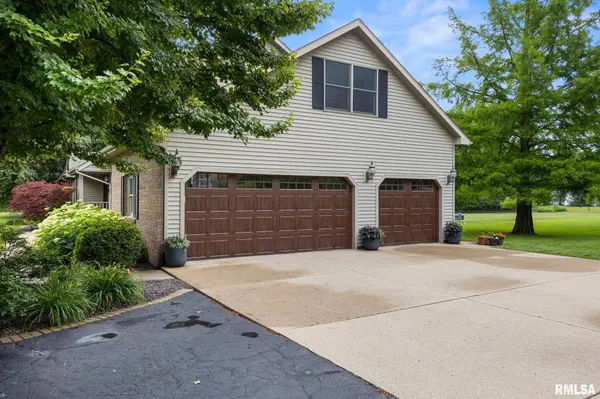 1205 OAK LEAF LN, Washington, IL 61527