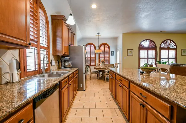 20743 Oakhurst Park DR, Porter, TX 77365