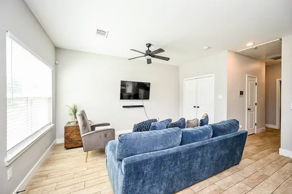 5007 Briscoe ST #B, Houston, TX 77033