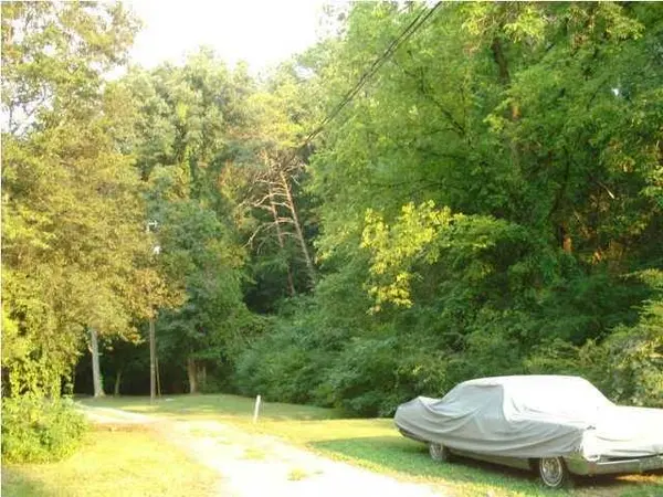 00 Johnny ST, Chattanooga, TN 37406