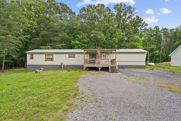 3566 Colston LN, Tunnel Hill, GA 30755