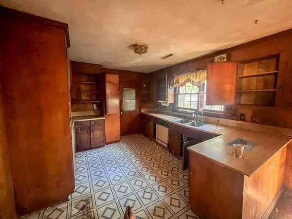 2156 Wood Ave, Charleston, SC 29414