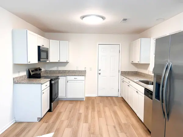 2156 Wood Ave, Charleston, SC 29414
