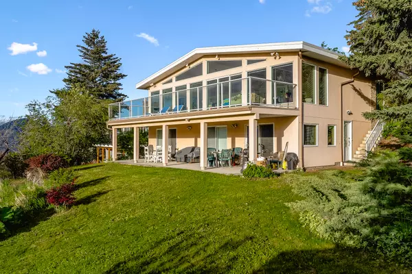 845 Gleneagles Dr, Kamloops, BC V2E 1K2