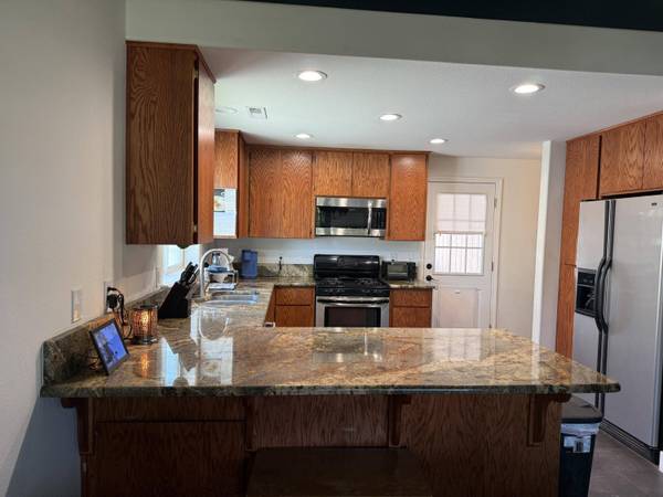 606 Karic WAY, Eagle Point, OR 97524