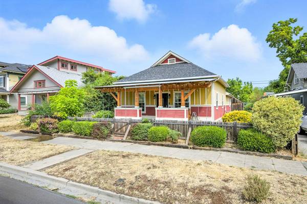 1126 10th ST, Medford, OR 97501