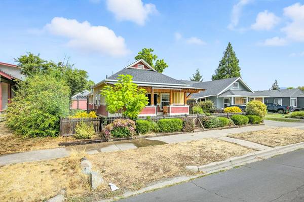 1126 10th ST, Medford, OR 97501