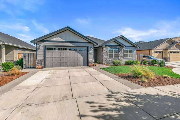 3275 Fallen Oak DR, Medford, OR 97504