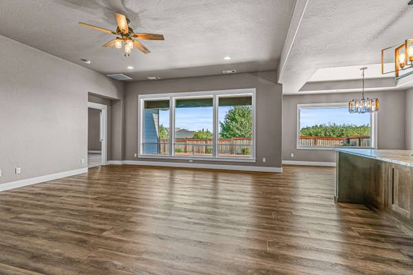 3275 Fallen Oak DR, Medford, OR 97504