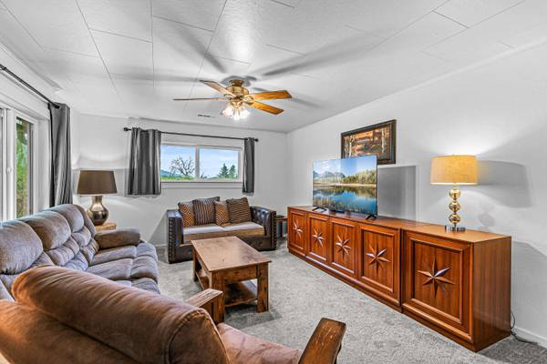 14145 Agate RD, Eagle Point, OR 97524