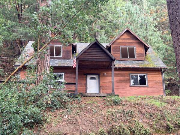 198 Coyote Creek RD, Wolf Creek, OR 97497