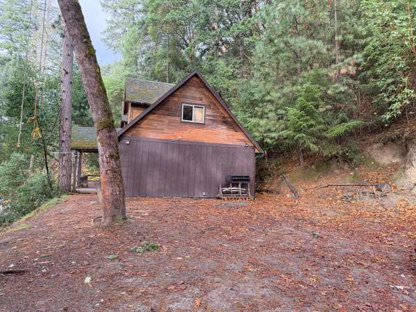 198 Coyote Creek RD, Wolf Creek, OR 97497