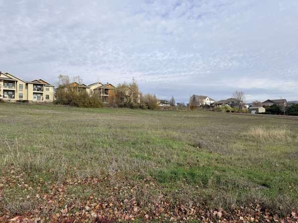 3583 Arrowhead DR, Medford, OR 97504