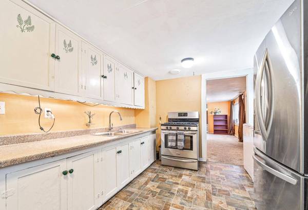 36 Dewey ST, Ashland, OR 97520