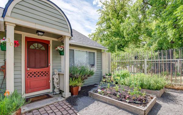 36 Dewey ST, Ashland, OR 97520