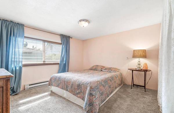 36 Dewey ST, Ashland, OR 97520