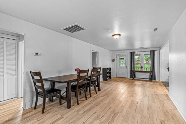 14145 Agate RD, Eagle Point, OR 97524