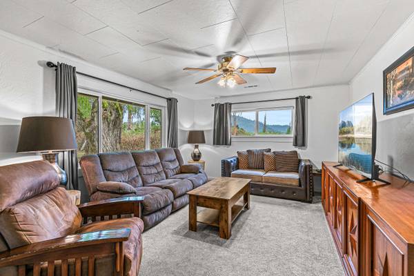 14145 Agate RD, Eagle Point, OR 97524