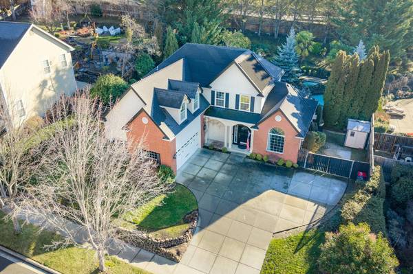 4102 Hidden Valley CT, Medford, OR 97504