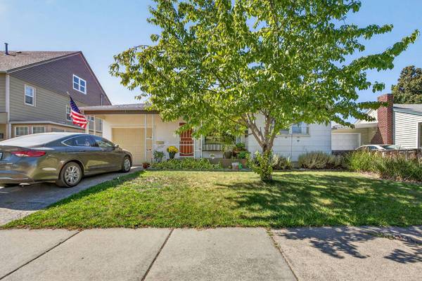 912 Holly ST, Medford, OR 97501