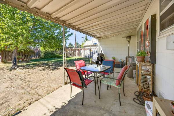 912 Holly ST, Medford, OR 97501