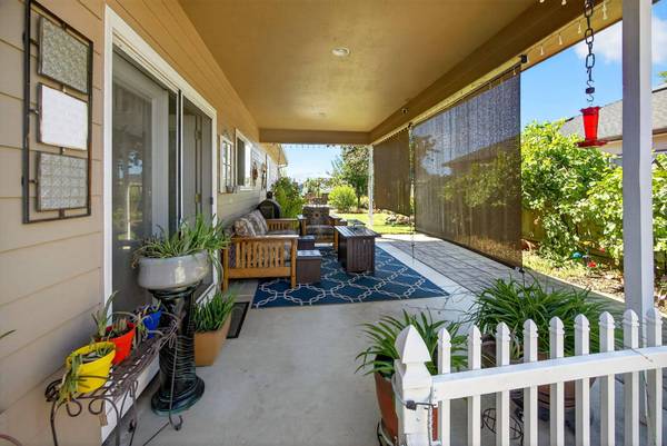 2918 Brookdale DR, Central Point, OR 97502