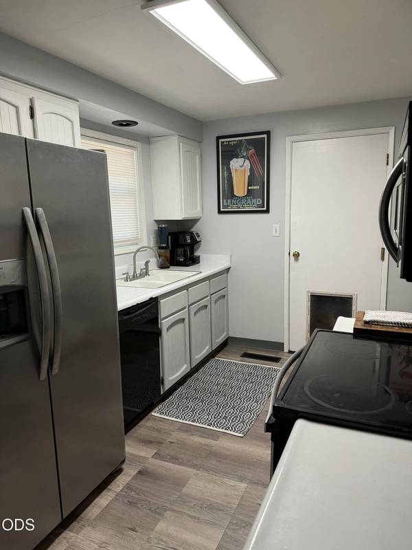 2661 Aztec AVE, Medford, OR 97501