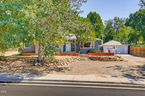 2137 Jackson ST, Medford, OR 97504