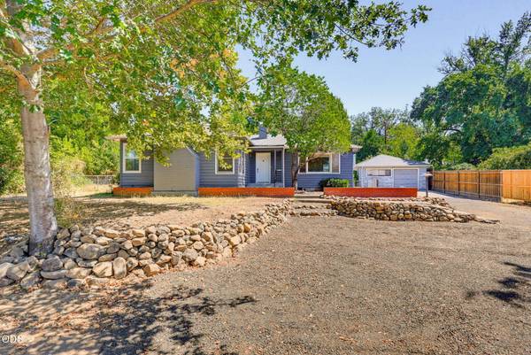 2137 Jackson ST, Medford, OR 97504
