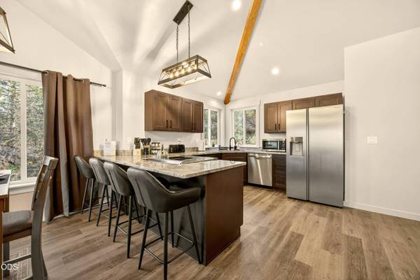 4715 Red Tail DR, Klamath Falls, OR 97601