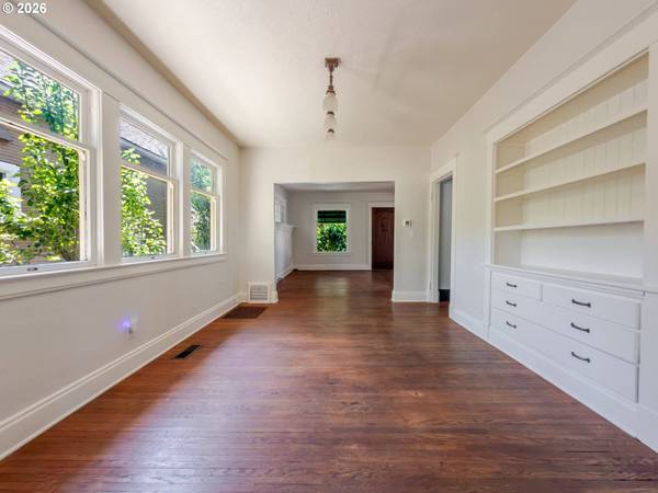 5330 NE 19TH AVE, Portland, OR 97211
