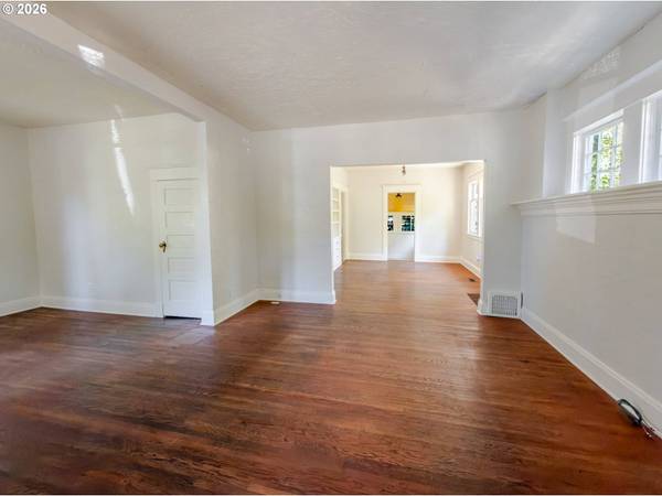 5330 NE 19TH AVE, Portland, OR 97211