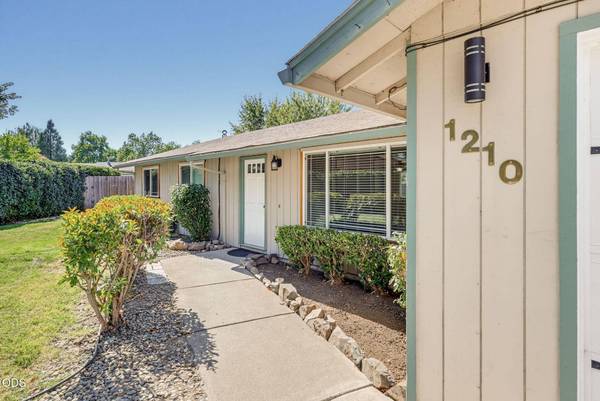 1210 Jasper ST, Medford, OR 97501