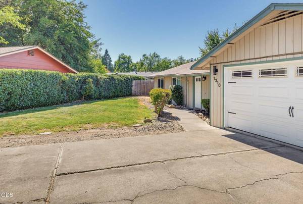 1210 Jasper ST, Medford, OR 97501